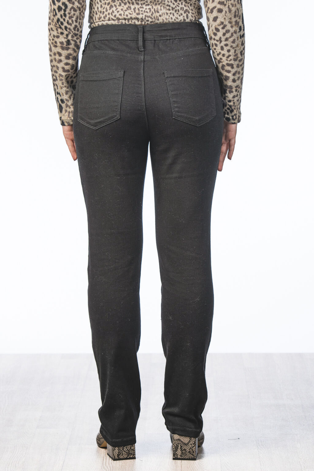 Smooth 5 Pocket 30" Solid Denim Pants Image 4